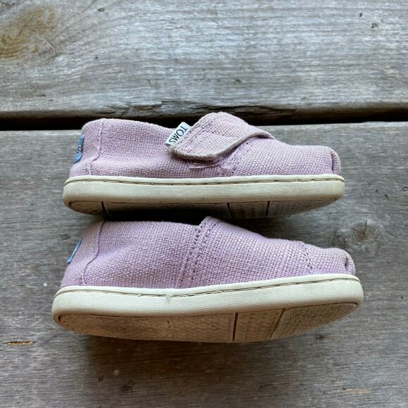 Toms Girls Shoes Size 5 Light Lavender Periwinkle Slip Ons - Picture 4 of 9